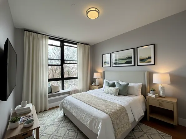 365 Tompkins Avenue image 2 of 17