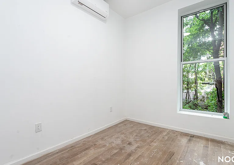 815 Willoughby Ave #1C — Photo 10