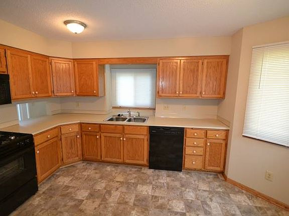 2nd image of 4106 Parkridge Dr