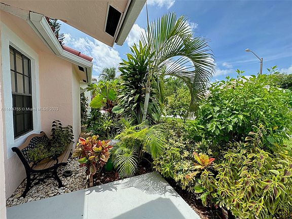 4th image of 5612 American Cir