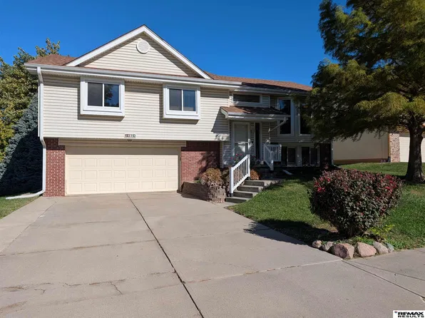 10916 Bauman Ave, Omaha, NE 68164