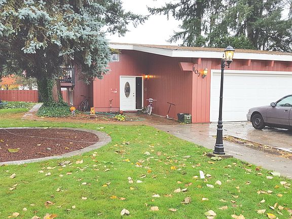 2nd image of 107 Cherry Blossom Ln