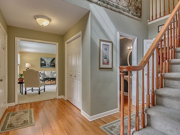 4th image of 125 Moore Dr