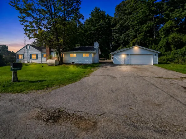 145 Isabelle Ave, Smiths Creek, MI 48074