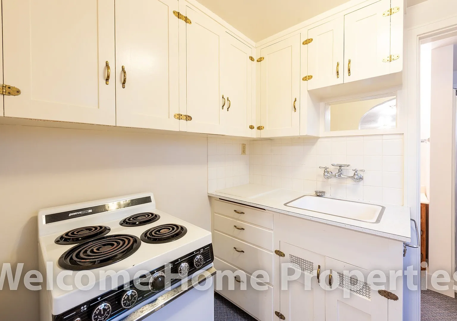 512 S College Ave — Photo 4