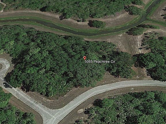 4th image of 5065 N Peachtree Cir