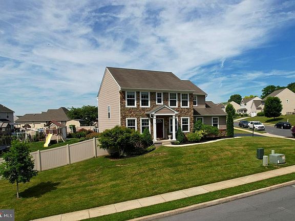 2nd image of 304 Braddock Dr