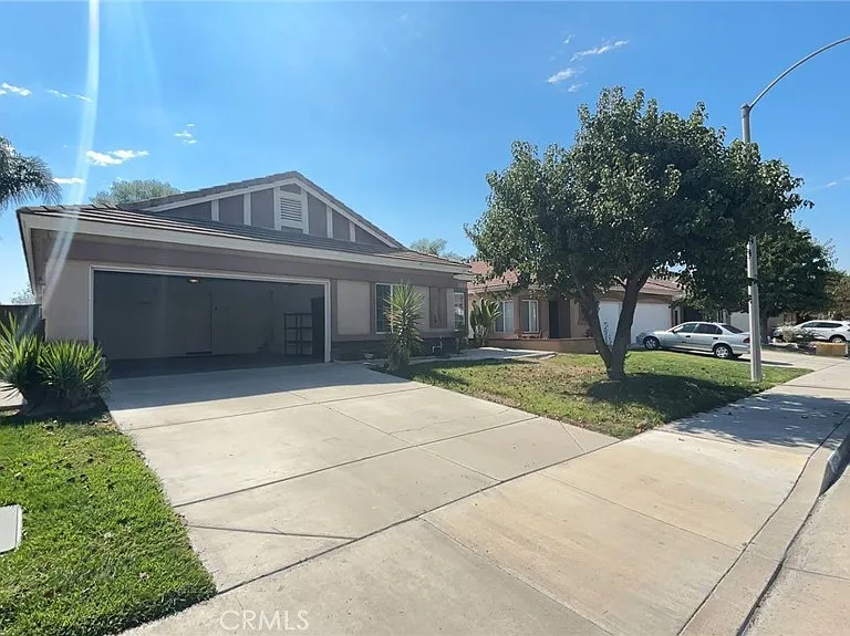 27531 Sierra Madre Dr — Photo 1