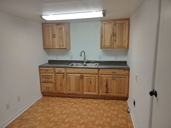 4th image of 501 Main St #B