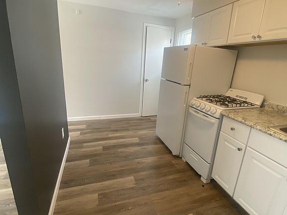 4th image of 4400 Rocky River Dr #110