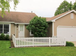 1114 Windridge Dr, Crystal Lake, IL 60014