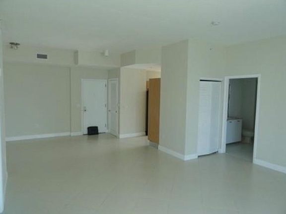 2nd image of 2275 Biscayne Bay Dr #901