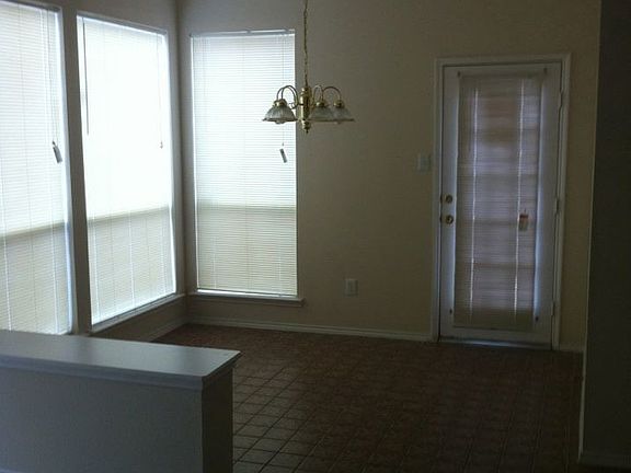 5th image of 601 Spicewood Dr