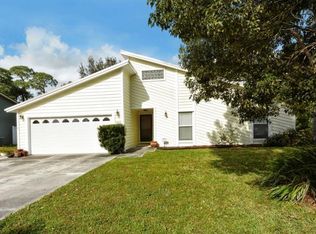 915 Plum Tree Ln, Sarasota, FL 34243