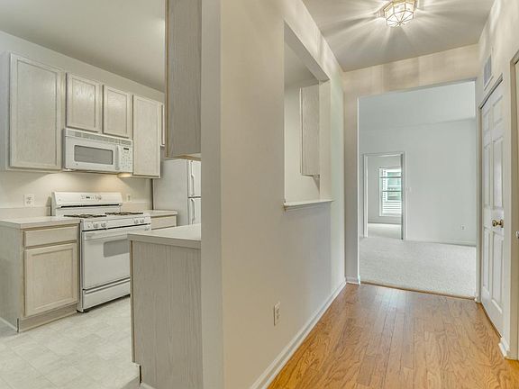 4th image of 6531 Grange Ln Unit 304
