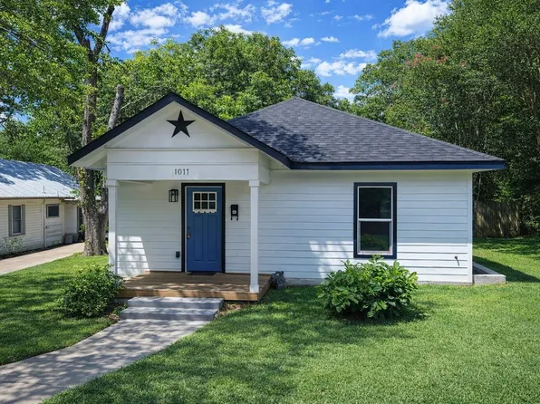 1017 E Washington St, Paris, TX 75460