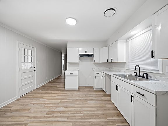 4th image of 4516 Paula Dr