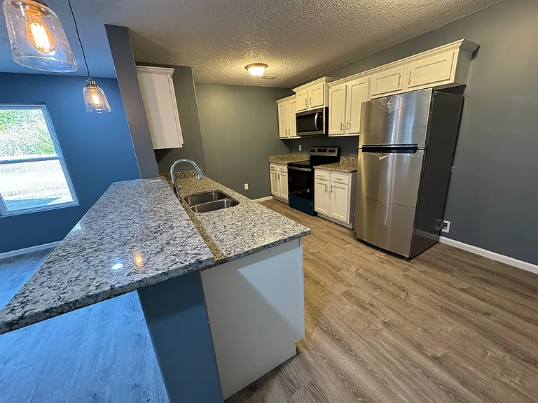 4437 SE Gemstone Ln — Photo 17