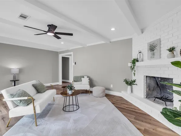 3518 Shore Shadows Dr, Crosby, TX 77532