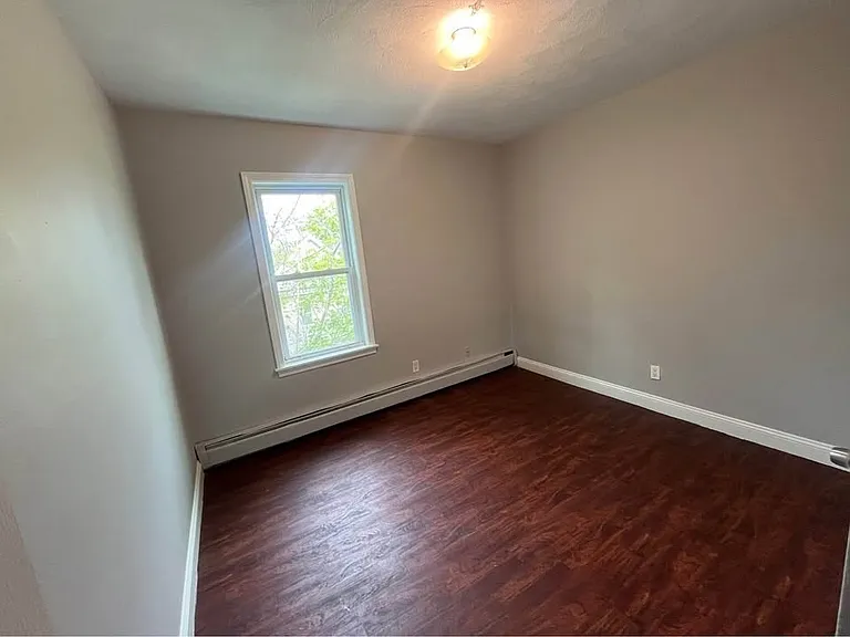 6 Dalton Pl #3 — Photo 6