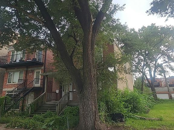 2nd image of 2735 W Lexington St Unit 1