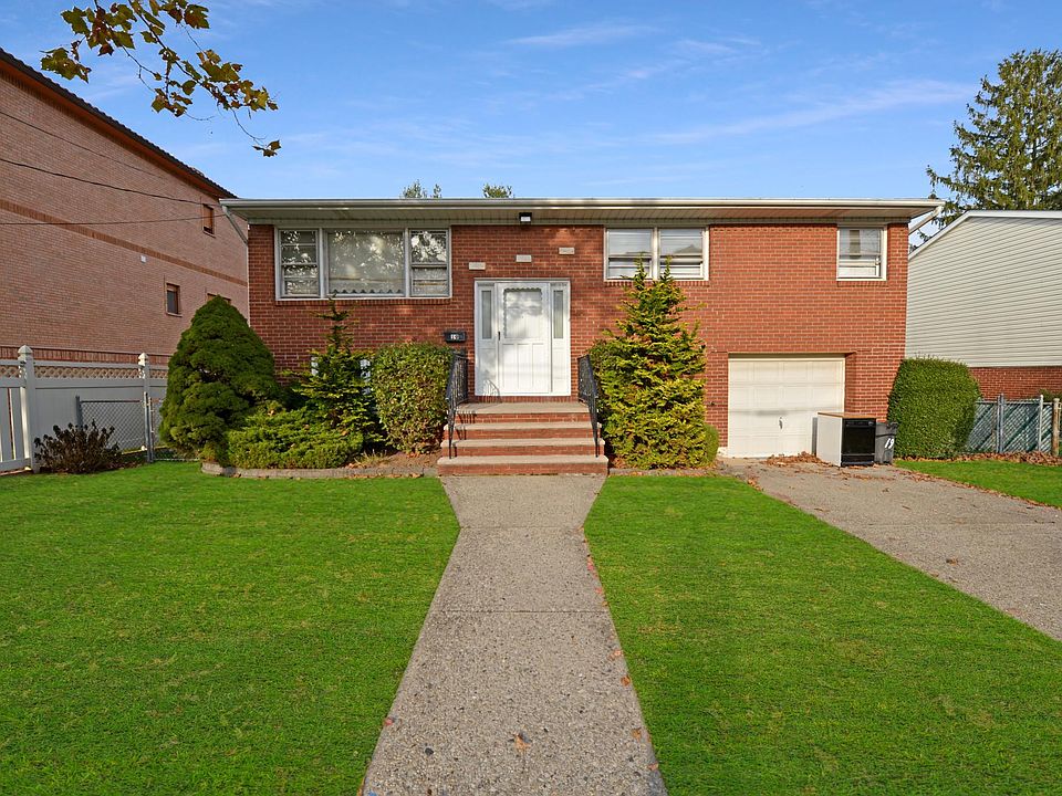 1st image of 19 Alderwood Pl