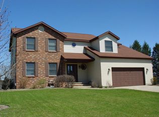 2193 Anderson Cir, Stevensville, MI