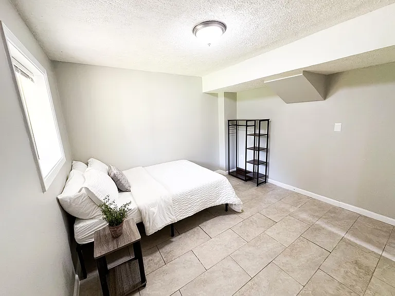 Magnolia Dr — Photo 2