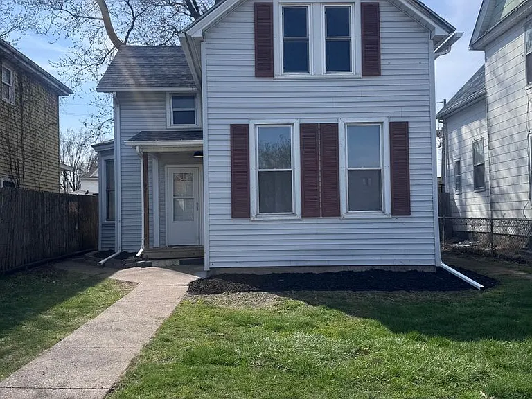 1732 Fillmore Ln — Photo 2