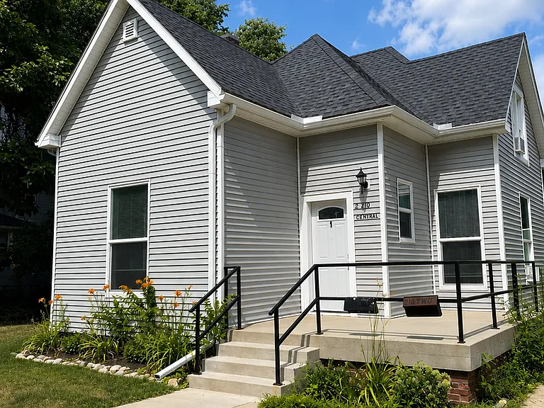 210 N Central Ave — Photo 1