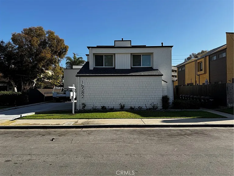 16582 Jib Cir #1 — Photo 2