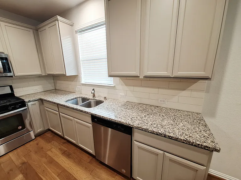 5900 Bucine Cv — Photo 15