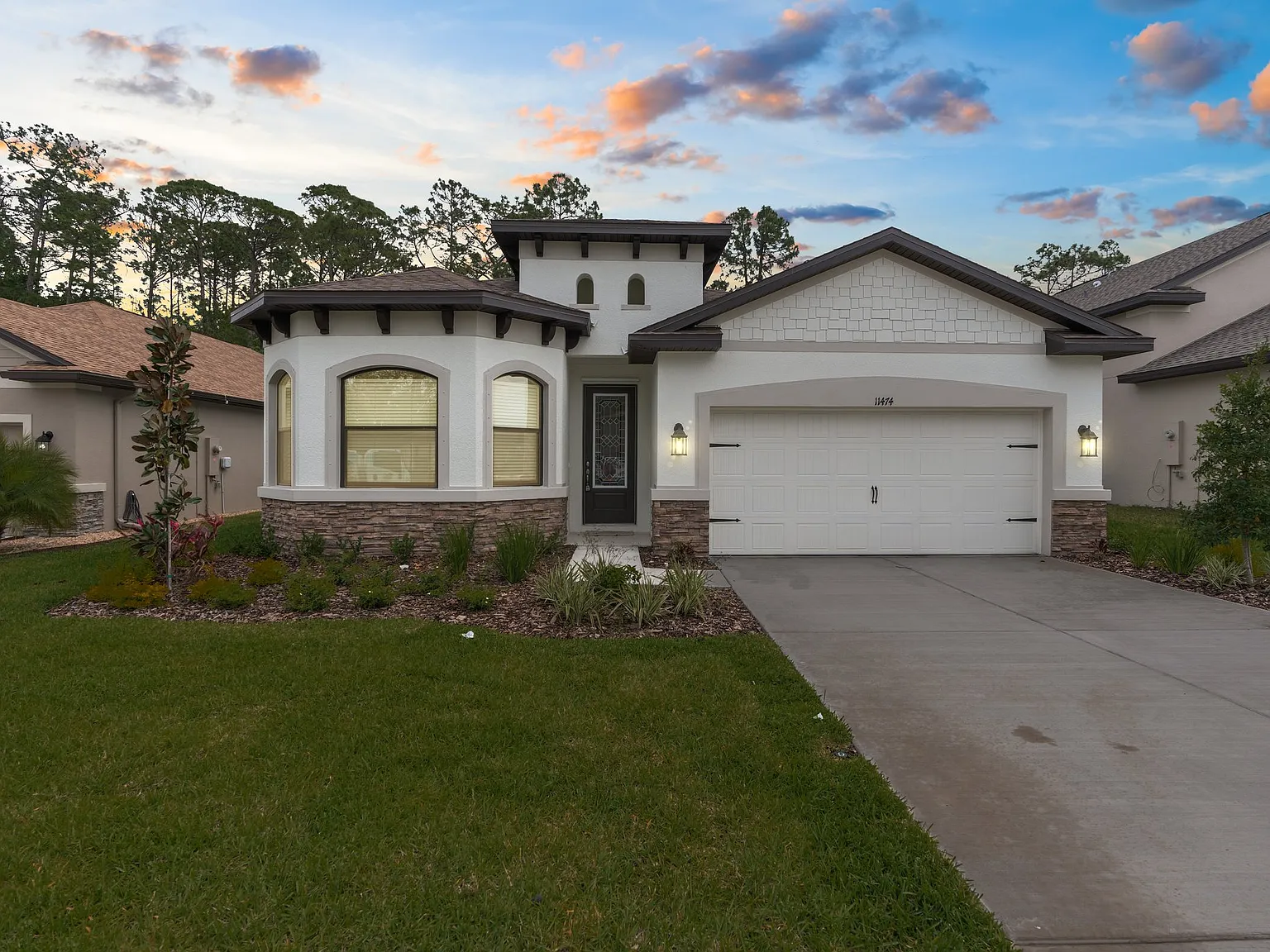 4 bed, 2056 sqft, $2,900 — Photo 1