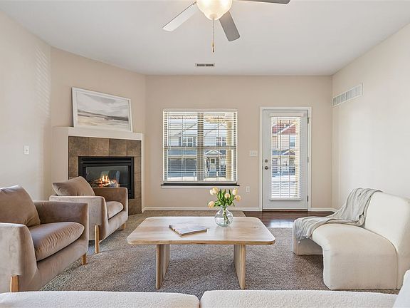 5th image of 469 Cambria Dr