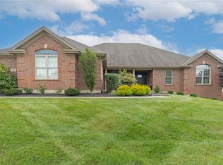 283 Crown Point Dr, Centerville, OH 45458