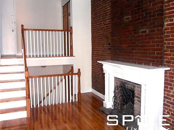 3rd image of 108 W 74th St APT 4