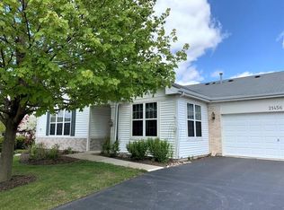 21456 Papoose Lake Dr, Crest Hill, IL 60403