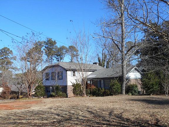 3rd image of 1221 Pine Knoll Ln NE