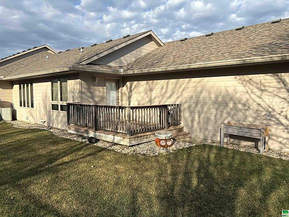 4th image of 4703 Brookshire Pl