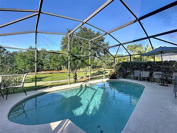 2nd image of 2680 HEMINGWAY AVENUE