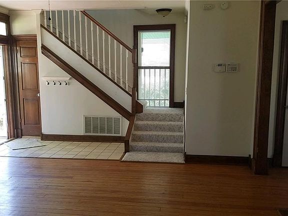 4th image of 230 Plover Dr