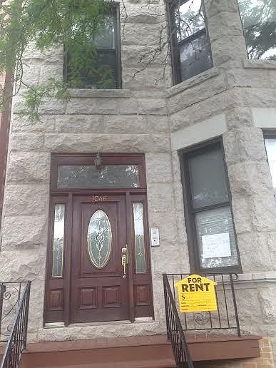 1st image of 1046 W Diversey Pkwy