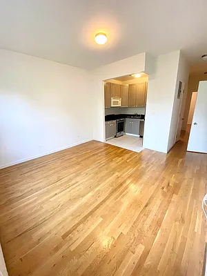 Rented by Bond New York | media 1