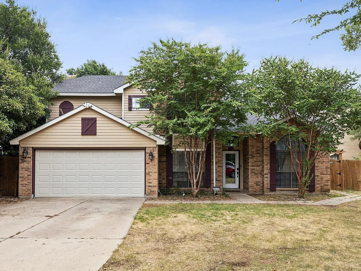 3 bed, 2.5 bath, 1734 sqft, $2,500 — Photo 1
