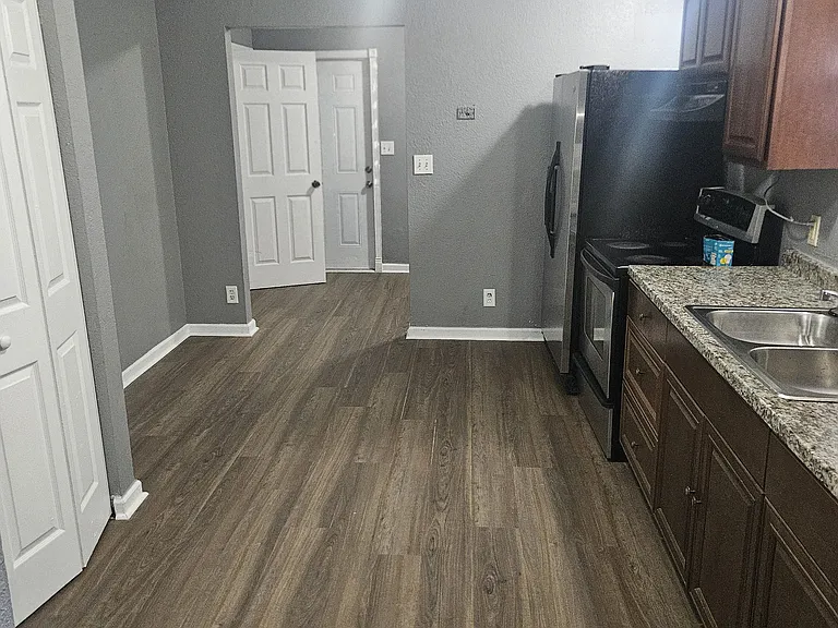 Kitchen #2 (Inlaw suite)