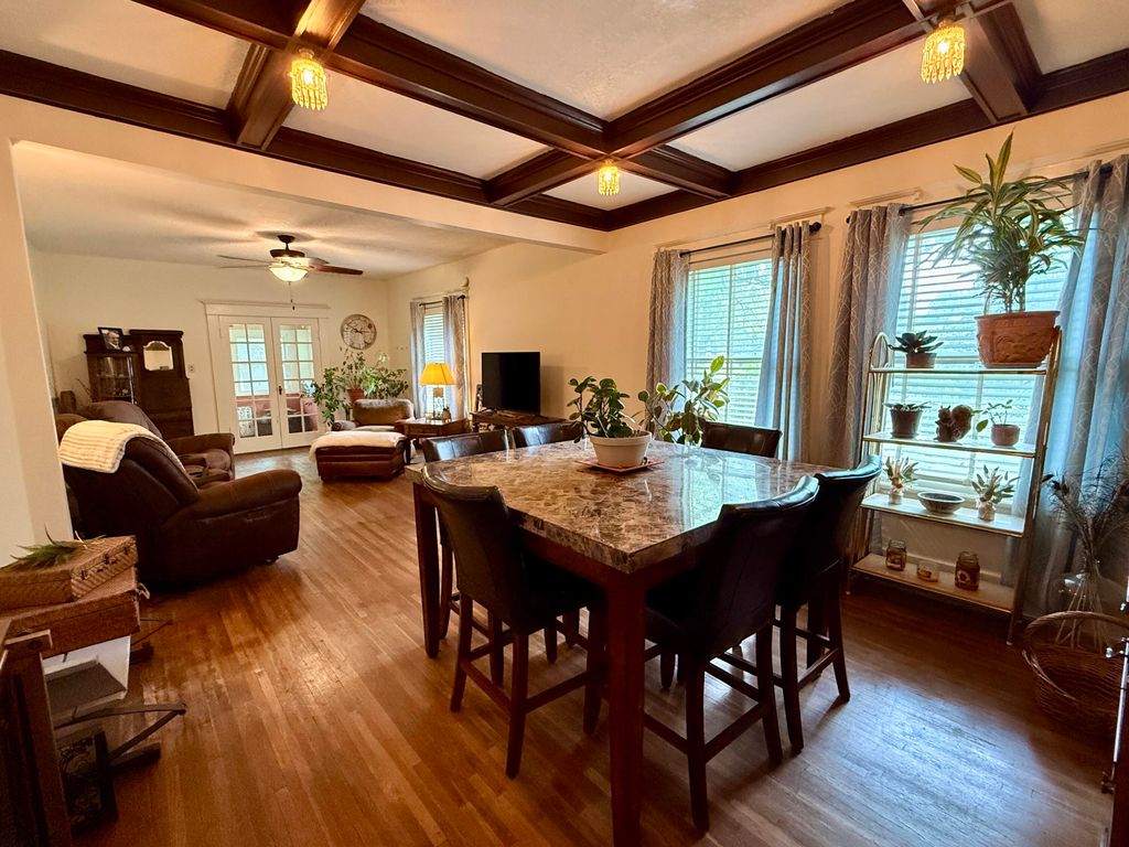 927 Hurt St, Slater, MO - View 6