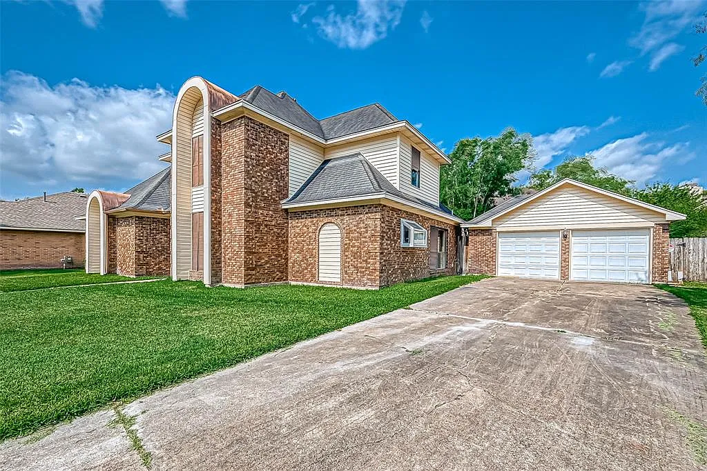 4 bed, 2.5 bath, 2838 sqft, $3,300 — Photo 4
