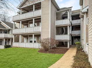 14314 Climbing Rose Way APT 103, Centreville, VA 20121