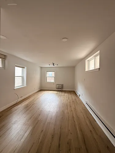 252 S 10th St #2R Photo 1 252 S 10th St #2R Photo 1