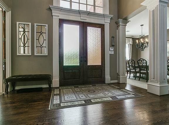 3rd image of 801 Potomac Pl